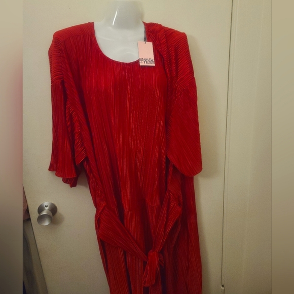 TASIA JUMPSUIT IN FESTIVE RED - 4XL [Smash & Tess] - Picture 3 of 10
